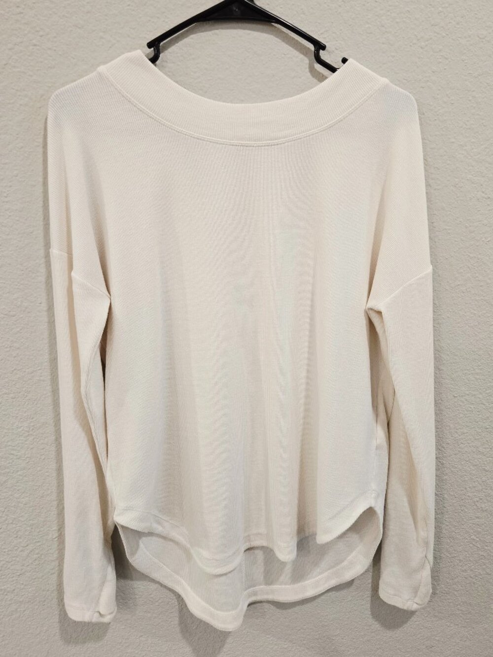 Athleta Cream Ribbed Open Back Thumbhole Long Sleeve Top Small